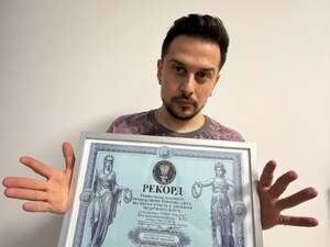 Рэпер Хас установил национальный рекорд во время съемок клипа на песню Вe First. Видео