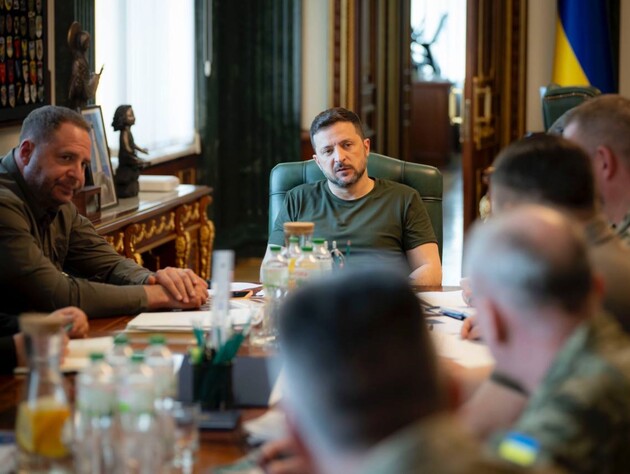Зеленський провів засідання ставки. Серед тем – фінансове забезпечення воїнів і збивання Shahed дронами
