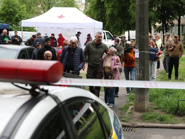 Кличко сообщил о срочном развертывании штабов для помощи пострадавшим от удара РФ по Киеву 