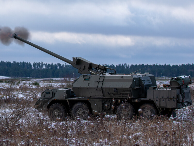 Бронемашины, гаубицы, снаряды, ракеты для ПВО. Германия передала Украине новый пакет помощи
