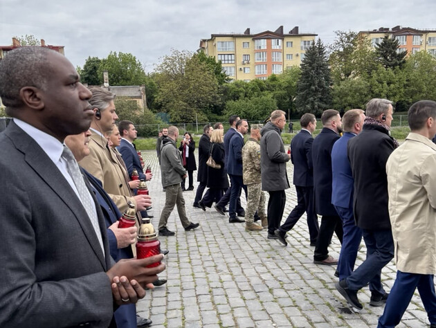 Глави МЗС ЄС вшанували полеглих українських воїнів у Львові