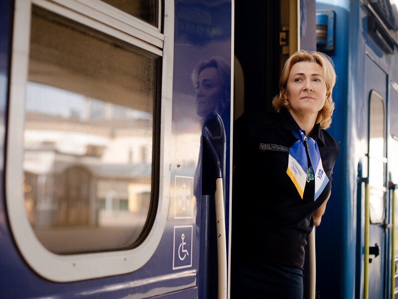 УЗ назвала поїзди іменами залізничниць, чиї діти захищають Україну