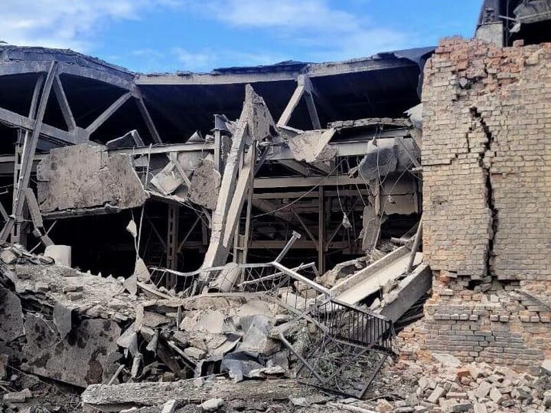 Оккупанты ударили по объекту инфраструктуры в Сумской области. Есть погибший и раненые