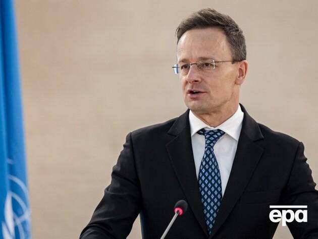 Сийярто обвинил Сикорского в попытке дискредитировать Венгрию из-за вопроса о шпионах в Украине