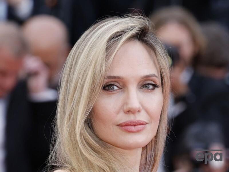 Джоли в выступлении на Каннском кинофестивале упомянула украинскую писательницу Амелину, которая погибла в результате российского обстрела