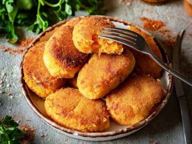 Нутриціологиня розповіла, як смачно приготувати корисні морквяні котлети. Рецепт