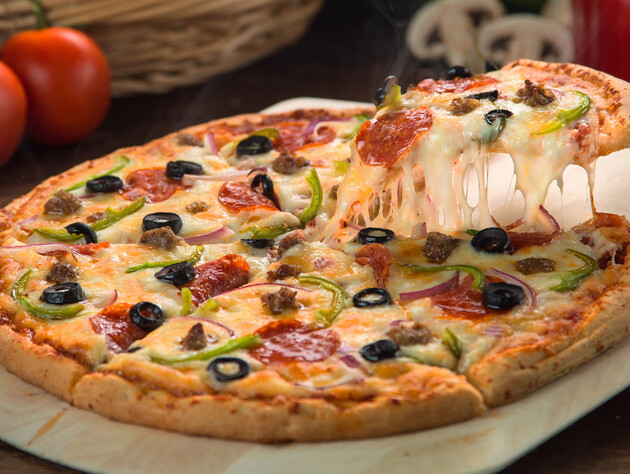 Зробіть таке тісто – і піца вийде дуже смачною. Швидкий і простий рецепт від Клопотенка