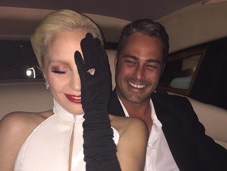 Леди Гага вернула кольцо бывшему жениху и закрутила роман со своим менеджером 