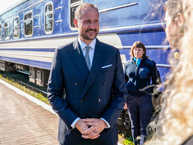 Кронпринц Норвегії вперше відвідав Україну й зустрівся із Зеленським 