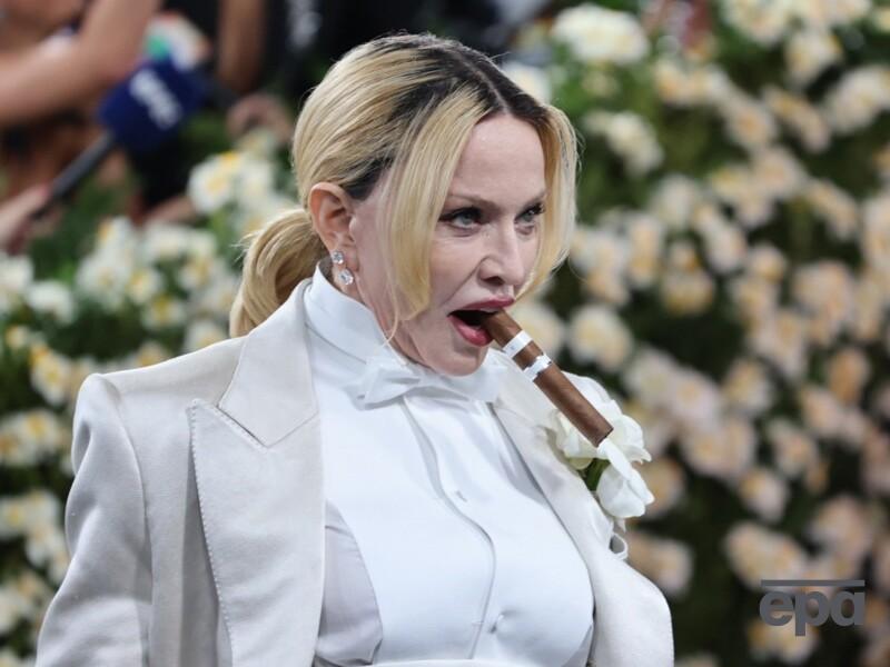 66-летняя Мадонна показала, каким спортом занимаются ее 12-летние дочери