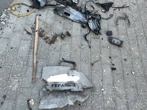 РФ атаковала Украину дронами и баллистикой, в Киеве обломки упали на жилой дом