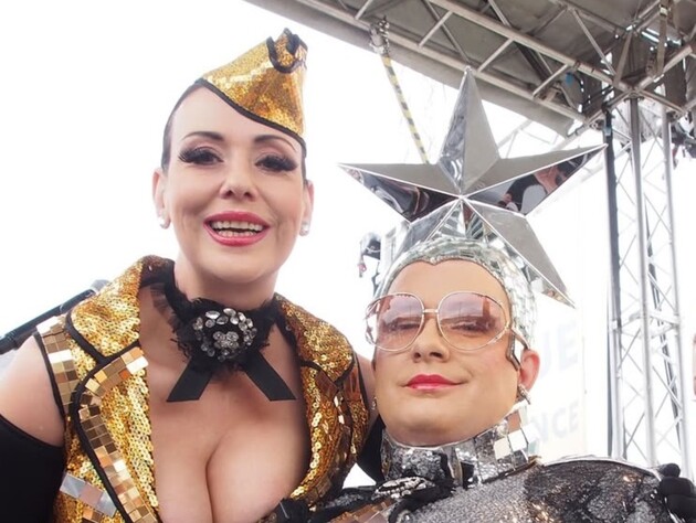 Сердючка поздравила свою бэк-вокалистку с 60-летием и показала ее фото