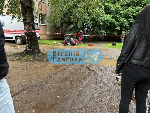 В Ужгороді студент вистрибнув із вікна гуртожитку через НМТ. Він залишив передсмертне відео