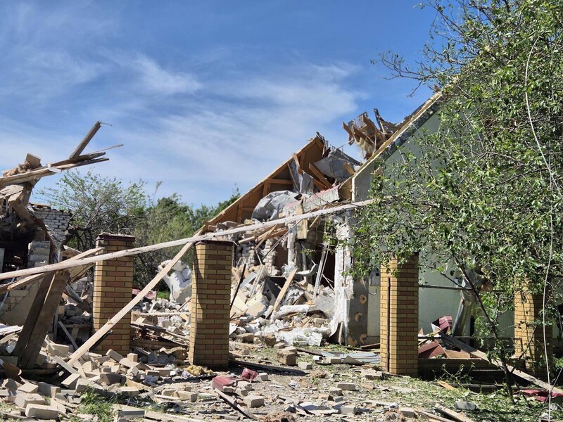 Окупанти вдарили по будинку в Куп'янську 500-кілограмовою бомбою, загинули жінки – ОВА