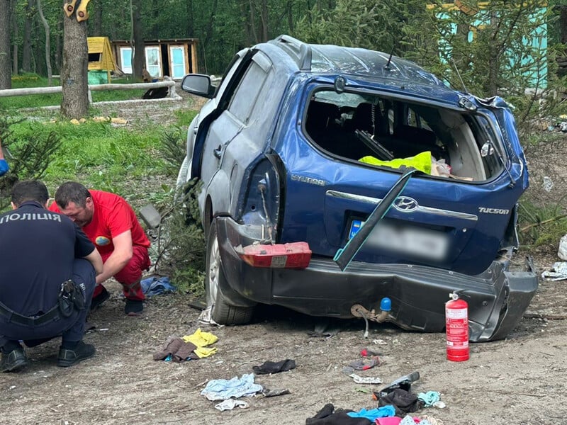 У Харківській області в ДТП загинули жінка й дитина, водій скоїв самогубство – поліція