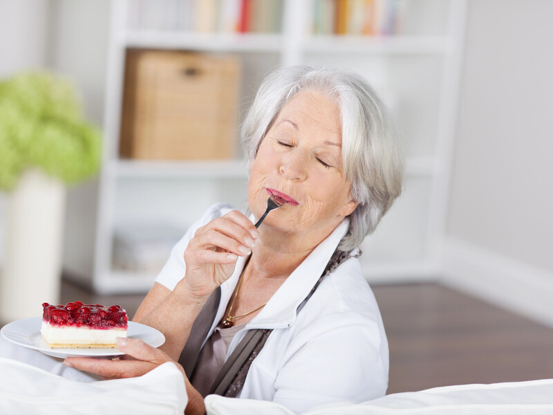 Им все завидуют. Врач объяснила, почему некоторые люди могут есть все и не толстеть