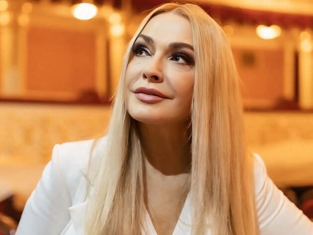 58-річна Ольга Сумська показала образ, у якому тренується у спортзалі. Відео