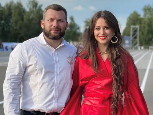 Slavia на дев'ятому місяці вагітності виходить заміж