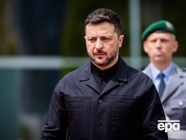 Зеленский отказался от милитари-стиля. Как выглядит новый образ президента Украины. Фото