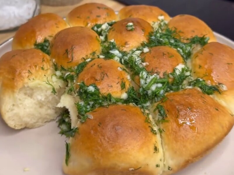 Смешайте это с молоком – и пампушки получатся невероятно пышными и ароматными. Рецепт теста без опары