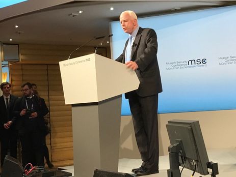 Маккейн: Ситуація з Флінном показує, що в багатьох відносинах нова адміністрація США дезорганізована