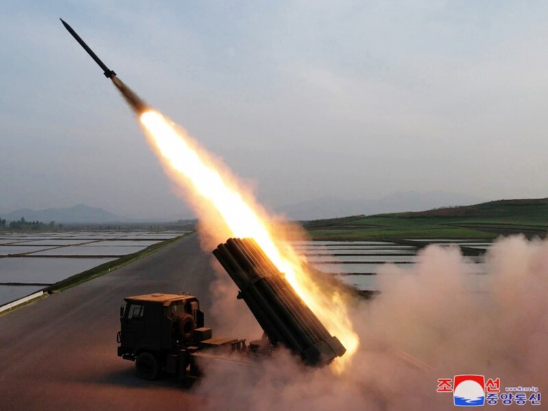 Оснастит три полные бригады. Стало известно, сколько артиллерии и баллистических ракет КНДР передала России