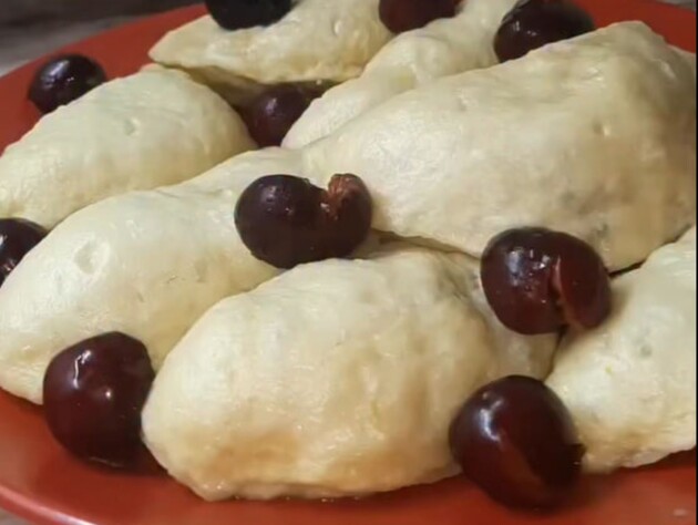 Смешайте это с мукой – и вареники получатся пышные и вкусные. Рецепт и секретный лайфхак