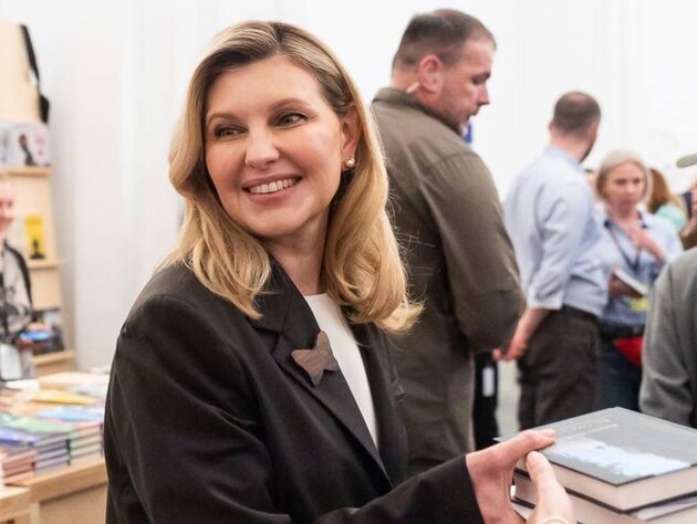 Який вигляд має новий манікюр першої леді України. Фото великим планом