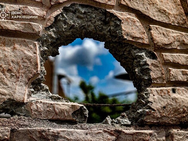 РФ обстріляла передмістя Харкова. Багато руйнувань, сімох людей поранено. Фото