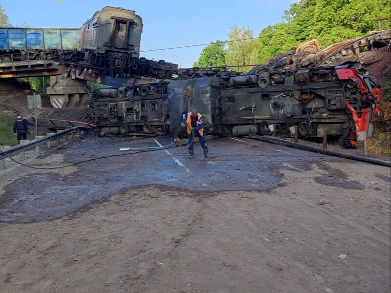 В России рухнул второй мост за сутки