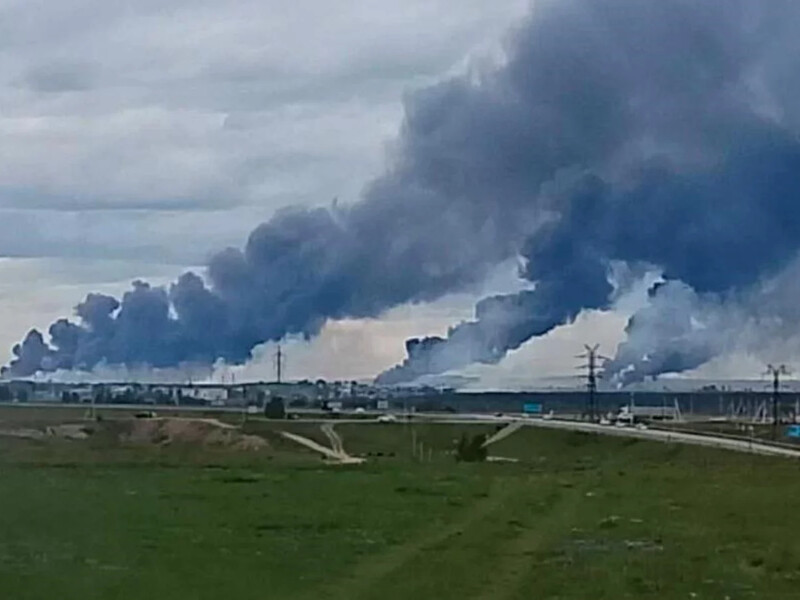 Появились первые спутниковые фото с последствиями обстрела аэродромов в РФ