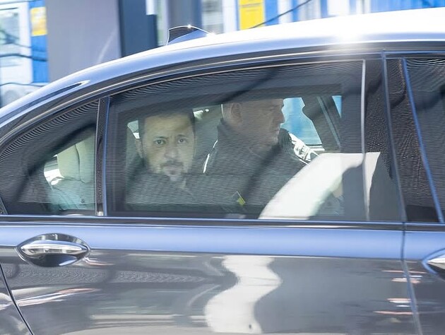 Во время переговоров с РФ Зеленского не будет в Украине