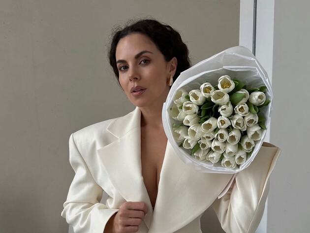 Каменських вийшла на прогулянку в сукні за 60 тис. грн. Фото