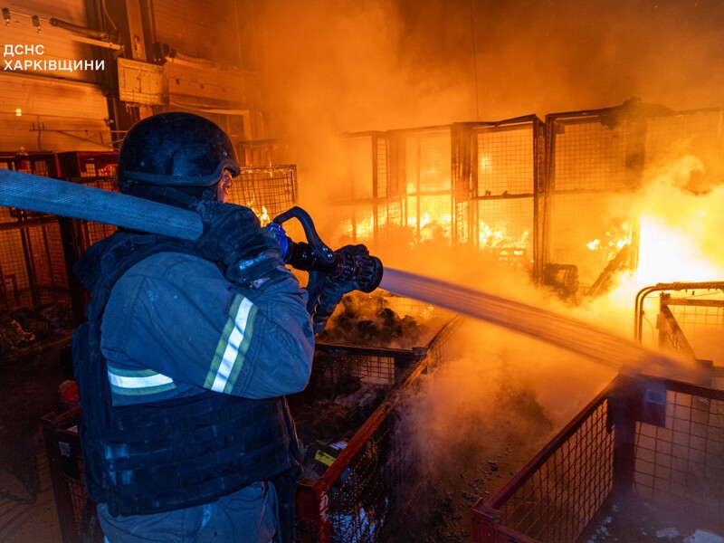 Россияне уже третий раз обстреляли терминал "Новой почты" в Харьковской области, компания сделала заявление