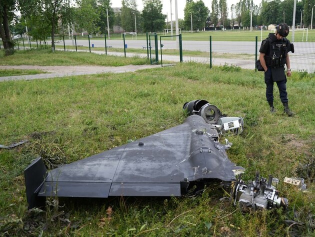 У парку Харкова виявили дрон РФ із 50 кг вибухівки, яка не вибухнула. Фото