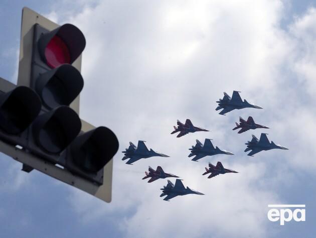 СМИ показало свежие спутниковые фото российского аэродрома после атаки дронов СБУ