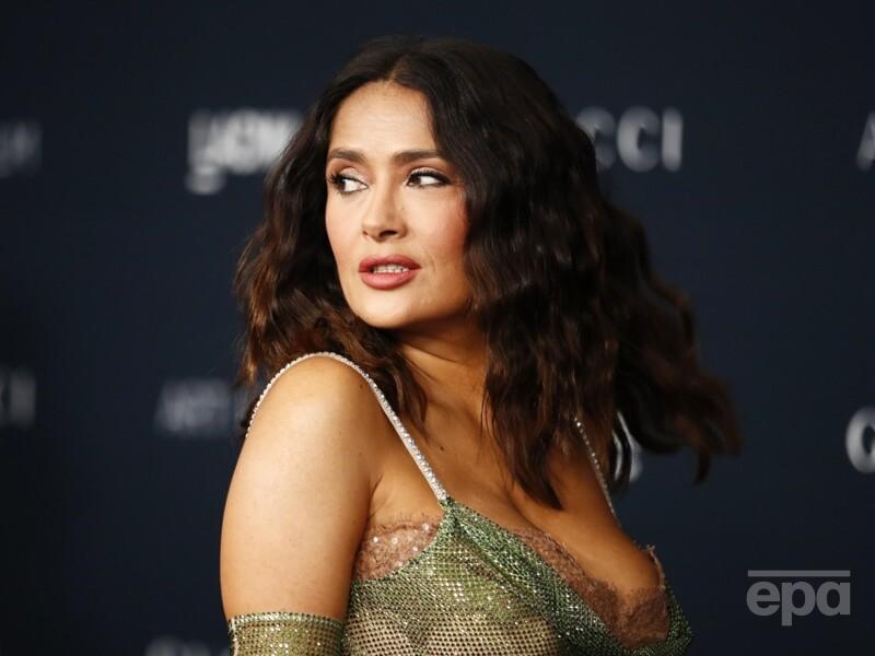 Хайек высказалась об отношении к пасынку. Его мать ответила