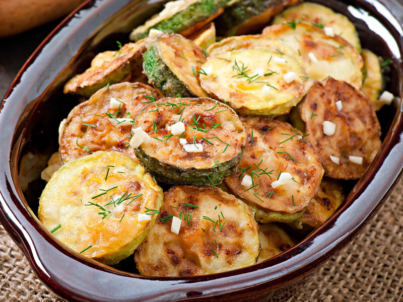 Благодаря этому кляру кабачки останутся сочными и вкусными. Простой рецепт закуски