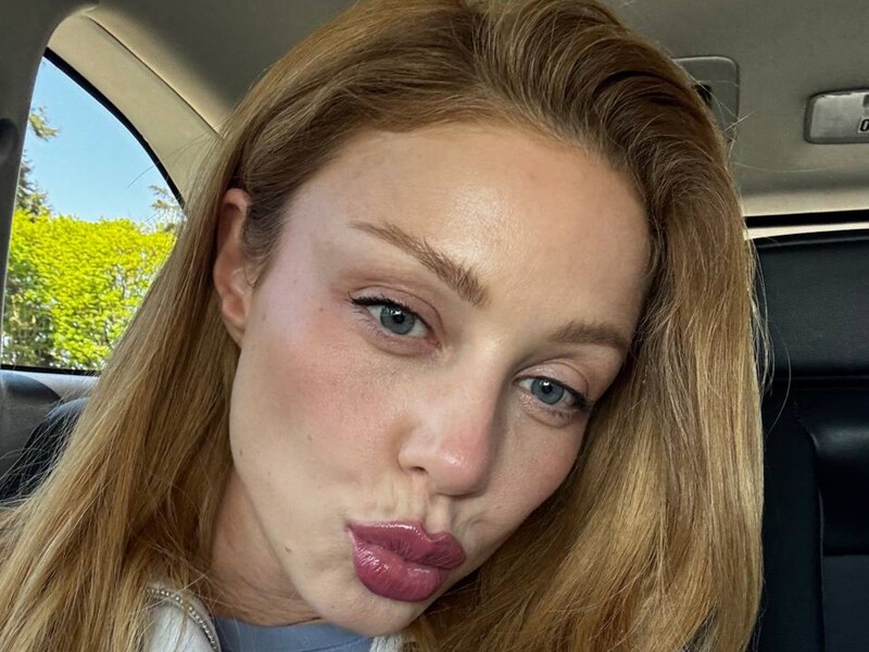 Тина Кароль рассекретила, кто подсказывает ей слова песен на каждом концерте