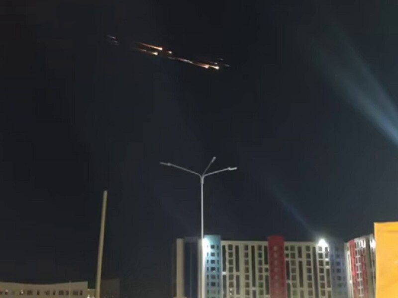 "Что-то похожее на "Орешник". В небе Казахстана и России увидели НЛО. Видео