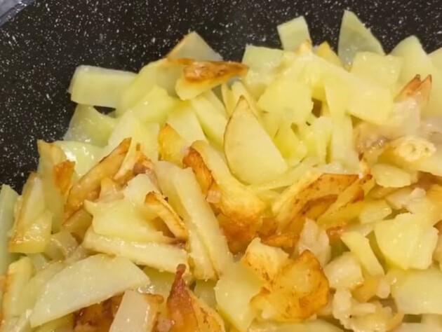 Скористайтеся цією хитрістю – і смажена картопля вийде неймовірно смачною. П'ять важливих правил