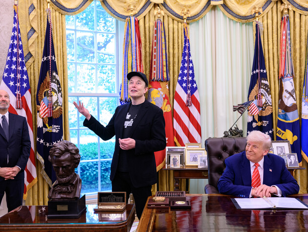 Від генія й зірки до божевільного – сім місяців. Хронологія сварки Трампа з найбагатшою людиною світу