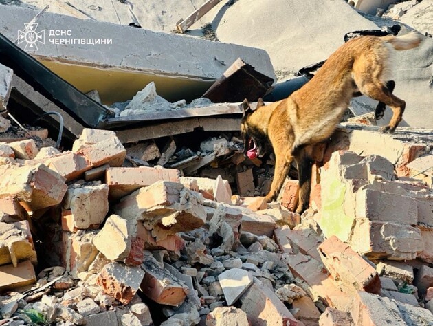 В Чернигове из-под завалов предприятия достали тело погибшего