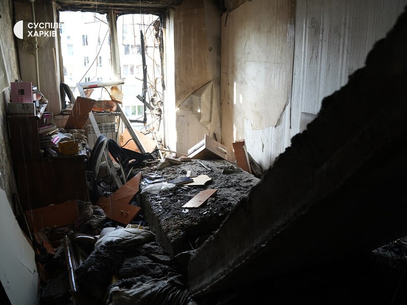 "Как вы? Лучше, чем под плитой". В обстрелянном Харькове откопали из-под завала женщину. Видео