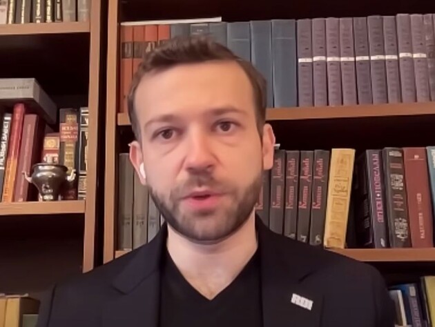 Путин подсунул Виткоффу женщину из ФСБ, скелеты в шкафу Трампа. Интервью Бацман с Эпштейном