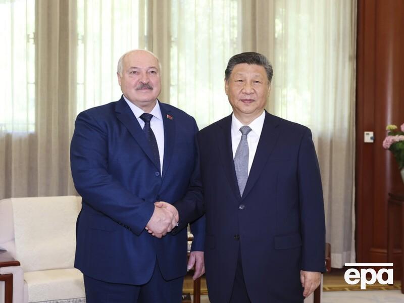 Лукашенко запропонував поставити Сі Цзіньпіну пам'ятник у Білорусі