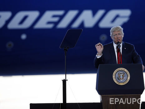 Во Флориде неизвестный бросил камень в кортеж Трампа – СМИ