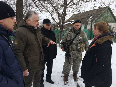 В Авдеевку приехала автор отчета о российских преступлениях на Донбассе польский депутат Госевская