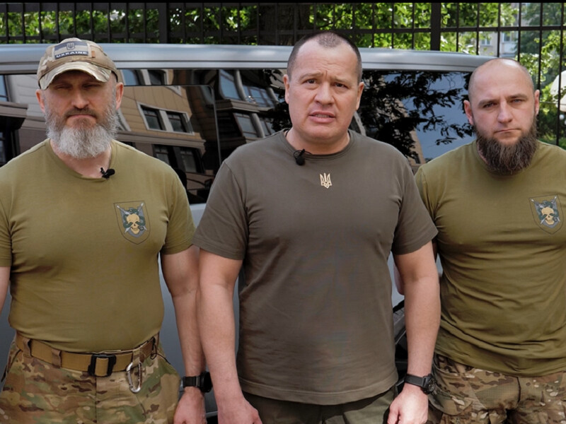 "Українська команда" передала позашляховик групі "Гюрза" на запорізький напрямок