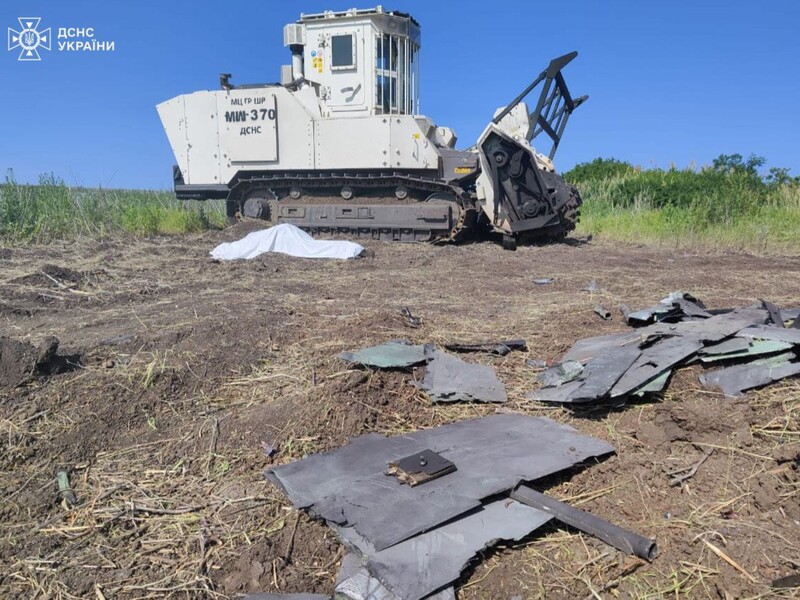 В Харьковской области россияне атаковали саперов во время разминирования, есть погибший